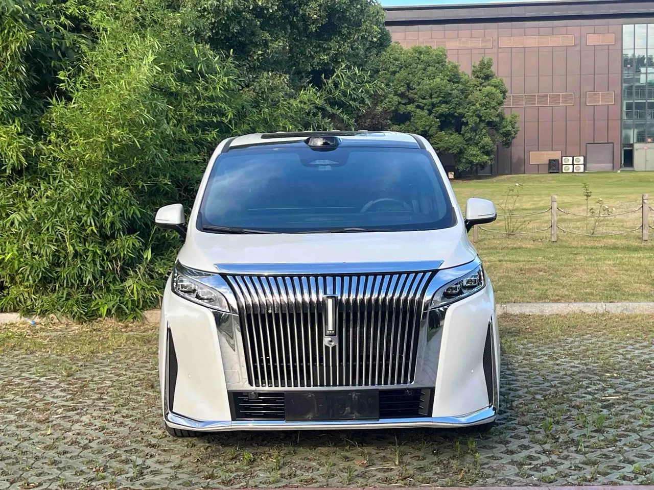 WEY 2025 Mountain 7 Hi4 1.5T Four-wheel Drive Edition Automatic Gear 2