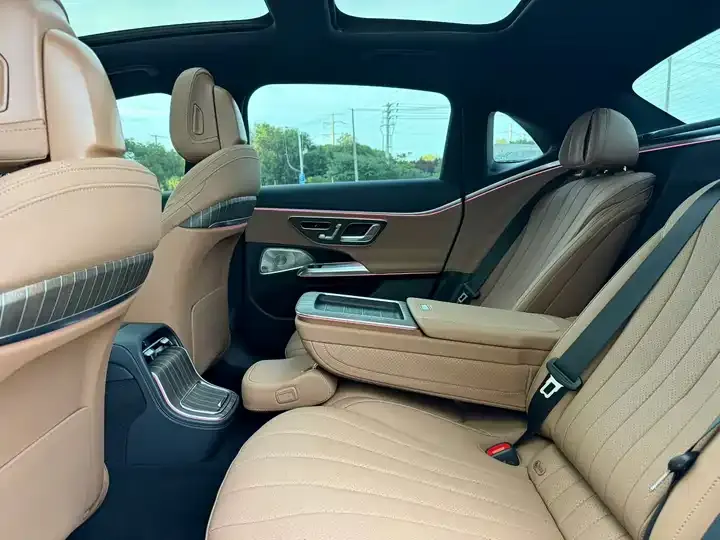 Mercedes Benz E Class 2024 E 300 L Luxury Model 9