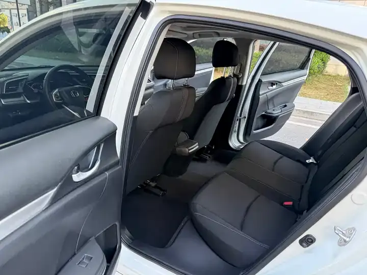 Civic 2019 220TURBO CVT Dynamic Edition National V 10