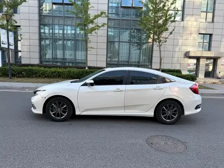 Civic 2019 220TURBO CVT Dynamic Edition National V 4