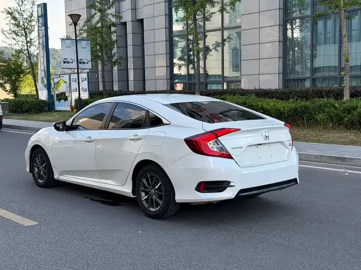 Civic 2019 220TURBO CVT Dynamic Edition National V 5