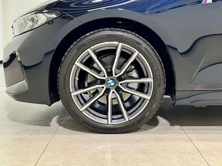 BMW 3 Series 2025 325Li M Sports Suit 10