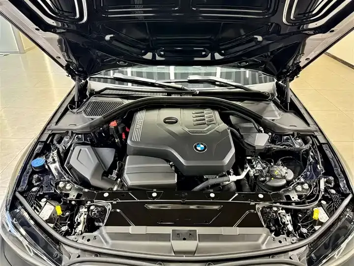 BMW 3 Series 2025 325Li M Sports Suit 11