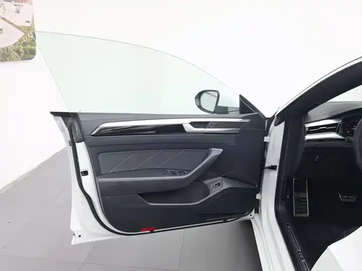 FAW-Volkswagen CC 2023 330TSI Glare Edition 8