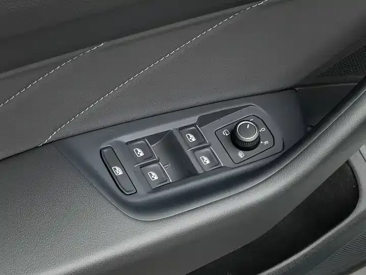 FAW-Volkswagen CC 2023 330TSI Glare Edition 9