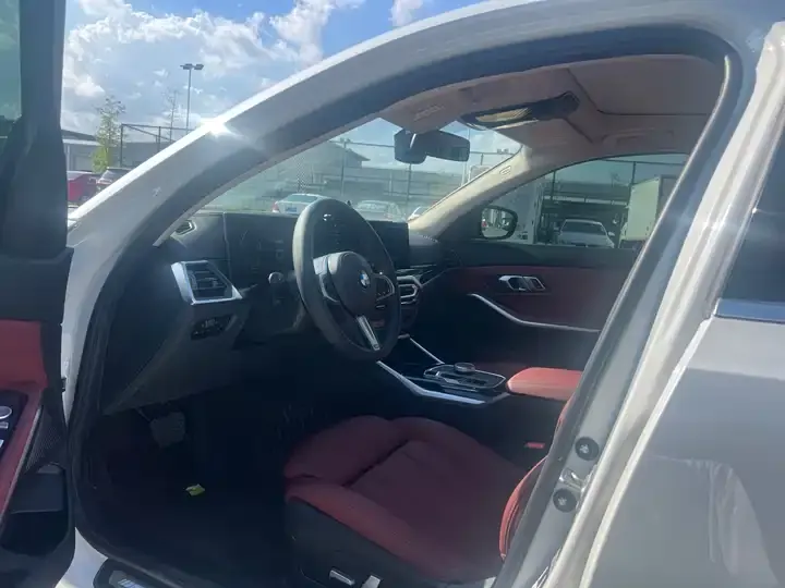 BMW 3 Series 2023 model 320Li M Sport Package 4
