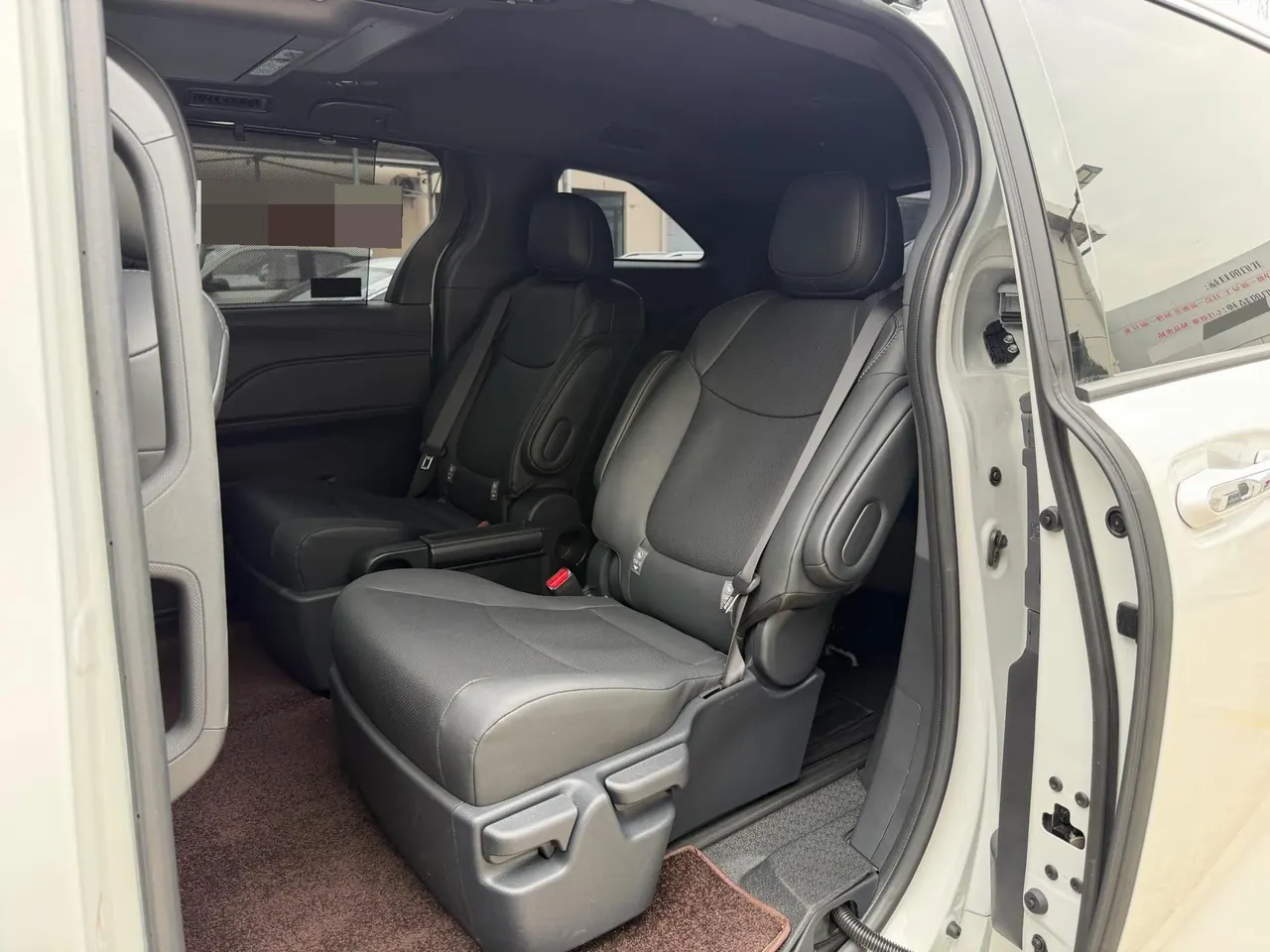 Toyota 2024 Sana 2.5 Stepless Four-wheel Drive Deluxe Edition Automatic Transmission 2