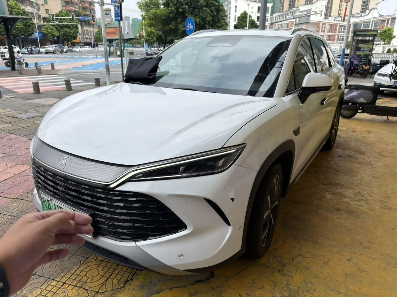 BYD 2025 Song L DM-i 1.5 Stepless Smart Driving Edition 160km Excellent Automatic Gear - View 1