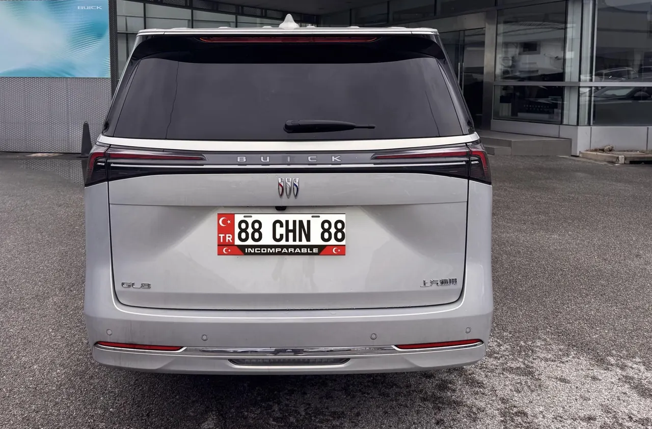Buick 2025 GL8 Land Business Class 2.0T First Edition Automatic Gear 2