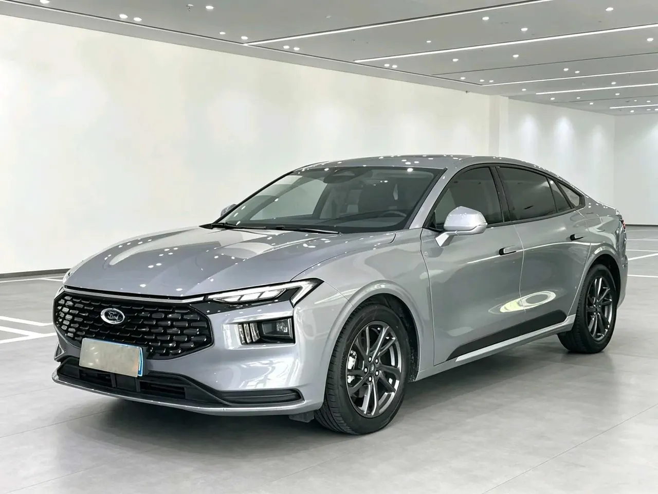 Открыть галерею: Ford 2025 Mondeo 2.0T EcoBoost Luxury Automatic