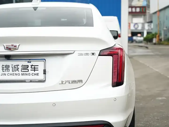 Cadillac CT5 2024 28T Luxury Model 12