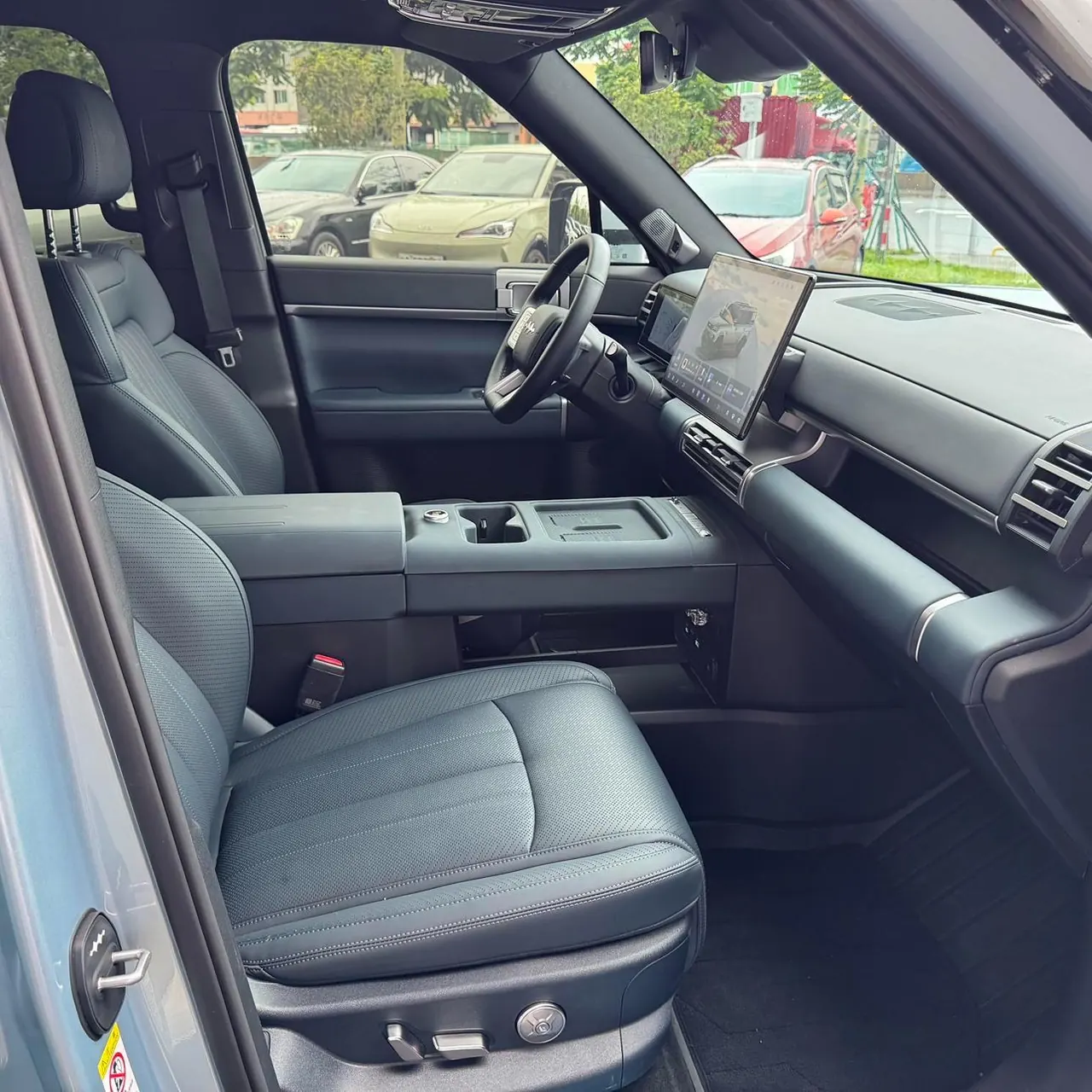 FangChengBao 2025 titanium 7 1.5T stepless 190KM four-wheel drive Ultra version of automatic gear 4