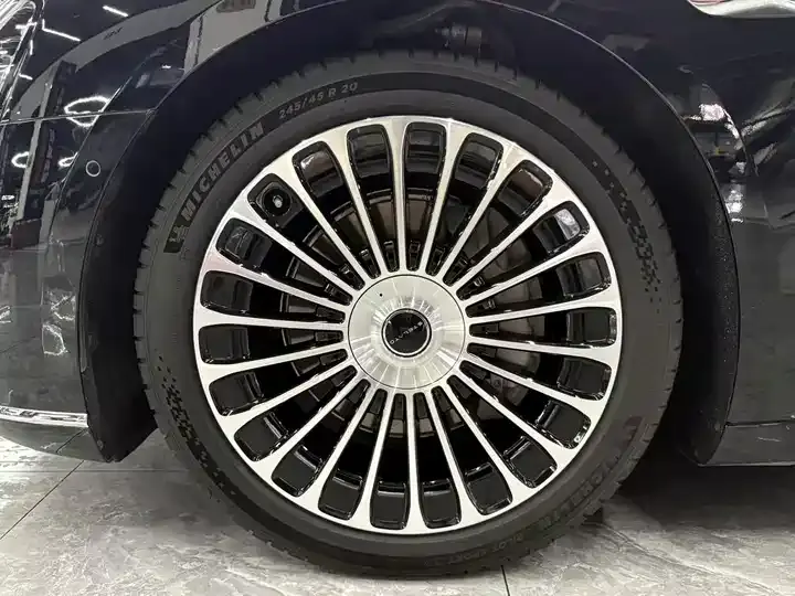 Luxeed S9 2025 extended range Ultra 4