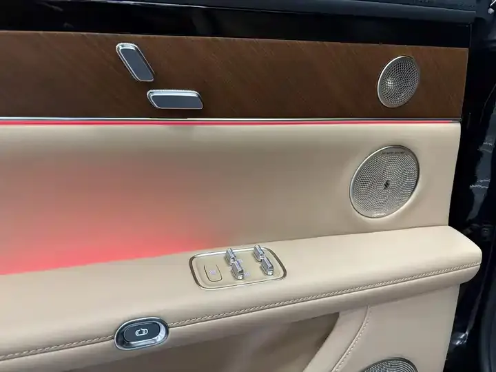 Luxeed S9 2025 extended range Ultra 8