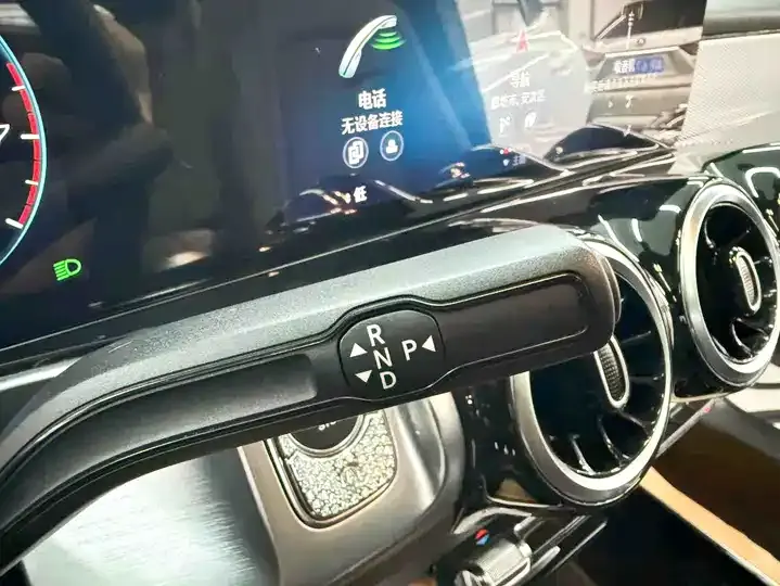 Mercedes Benz GLB 2023 GLB 200 Dynamic 12