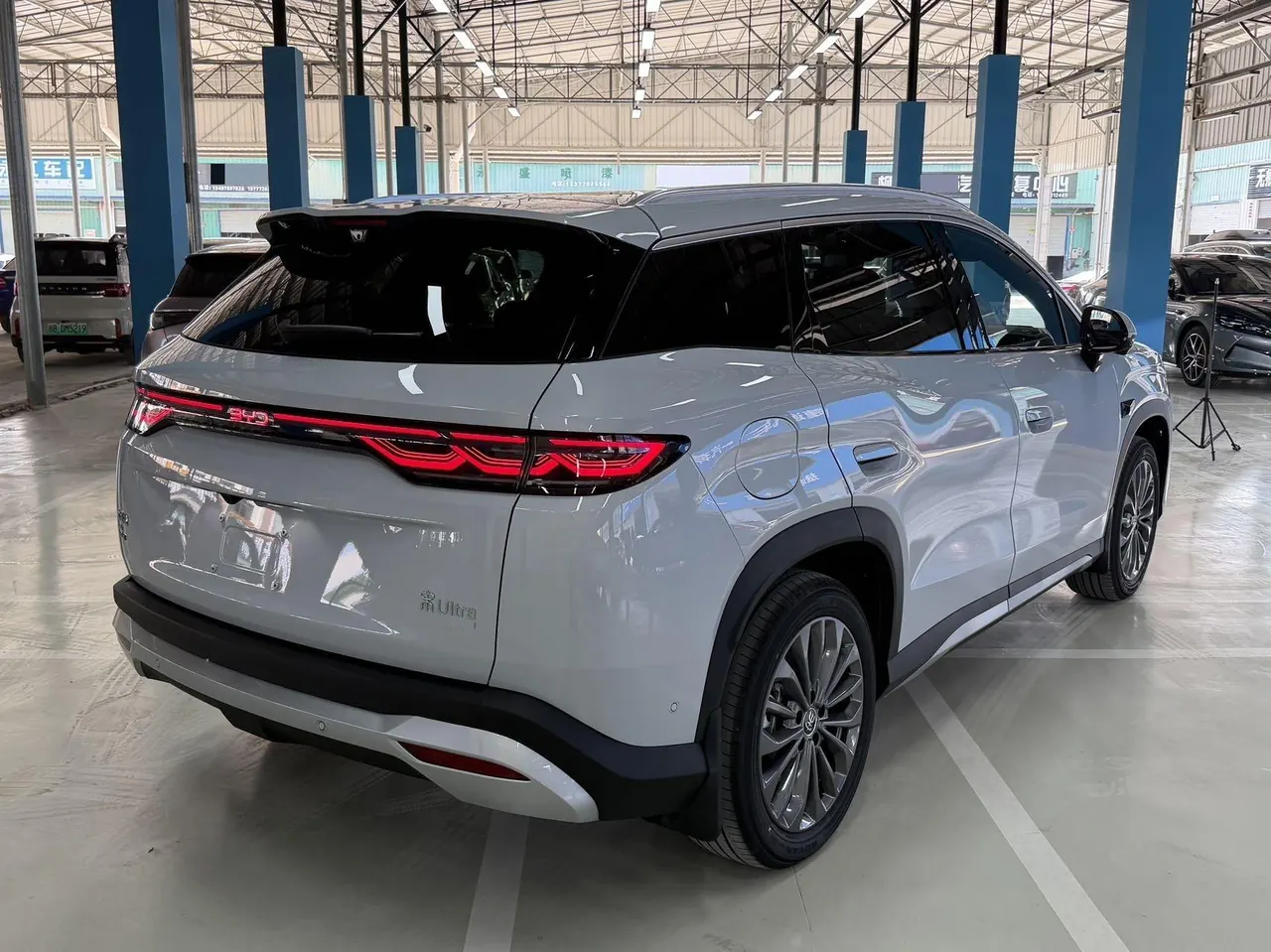 BYD 2026 Song Ultra EV 710KM Exceed Automatic Transmission 2