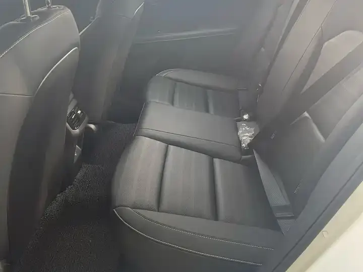 Kia K3 2023 1.5L CVT Deluxe Edition 6