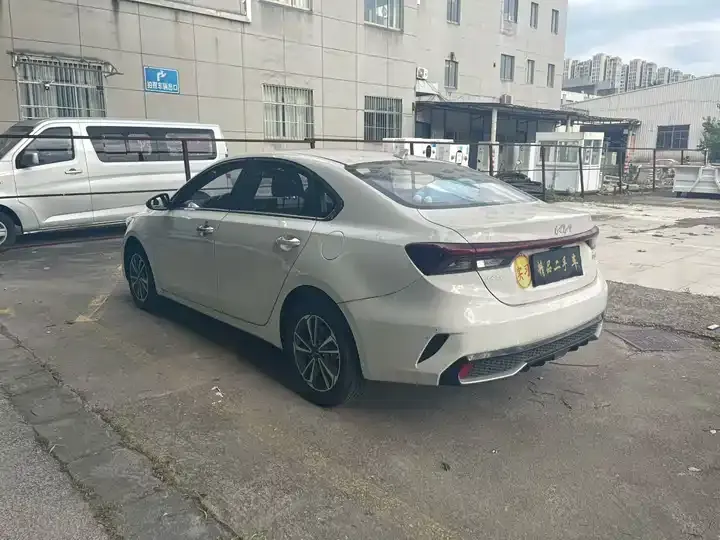 Kia K3 2023 1.5L CVT Deluxe Edition 7