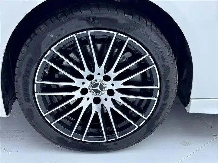 Mercedes Benz C- Class 2025 model C 260 L Sport Edition 10