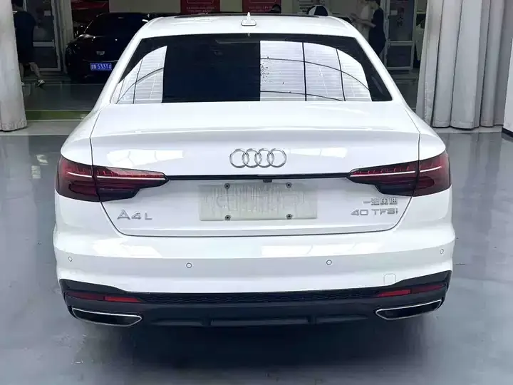 Audi A4L 2023 40 TFSI Deluxe Dynamic 4