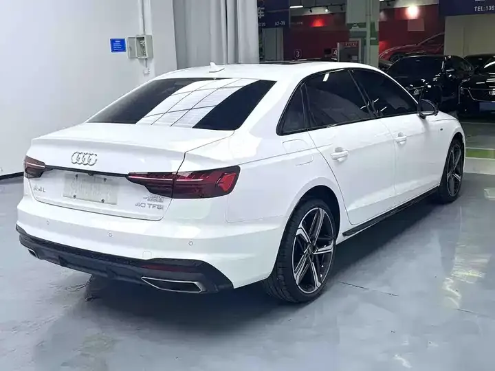 Audi A4L 2023 40 TFSI Deluxe Dynamic 6