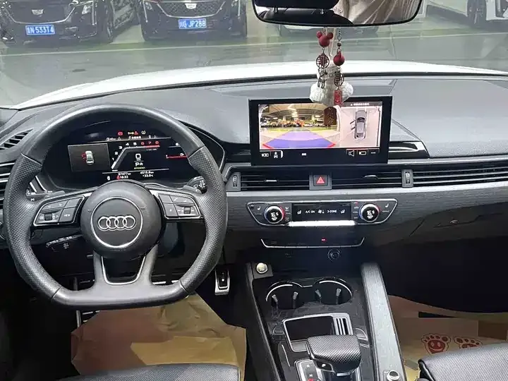 Audi A4L 2023 40 TFSI Deluxe Dynamic 8
