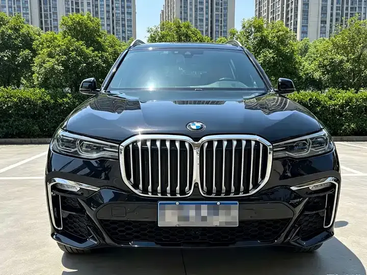 BMW X7 2021 xDrive40i exclusive M sports suit 2