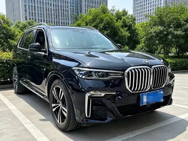 BMW X7 2021 xDrive40i exclusive M sports suit 3
