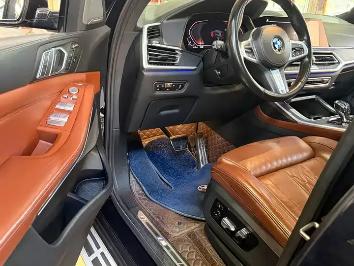 BMW X7 2021 xDrive40i exclusive M sports suit 4