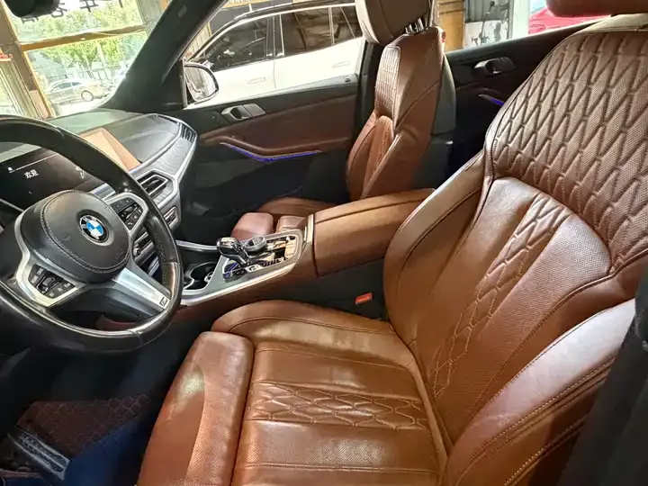BMW X7 2021 xDrive40i exclusive M sports suit 5