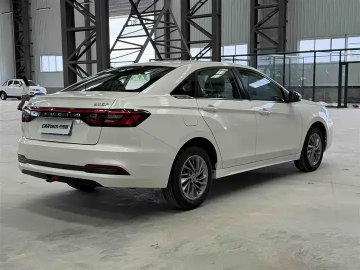 Venucia D60 2023 PLUS 1.6L XE CVT Tide Collar Edition 4