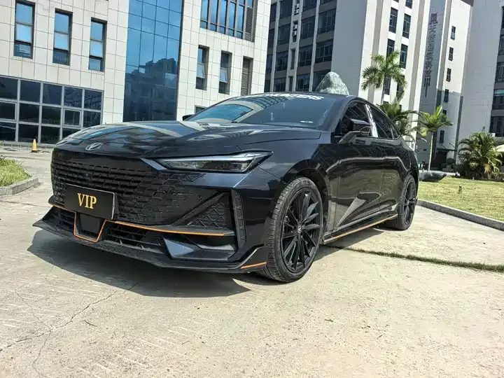 ChangAn UNI-V 2022 1.5T Sports Edition - View 1