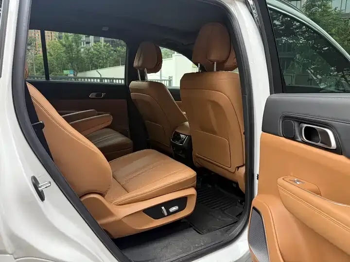 Li ONE 2020 extended 6-seat version 7