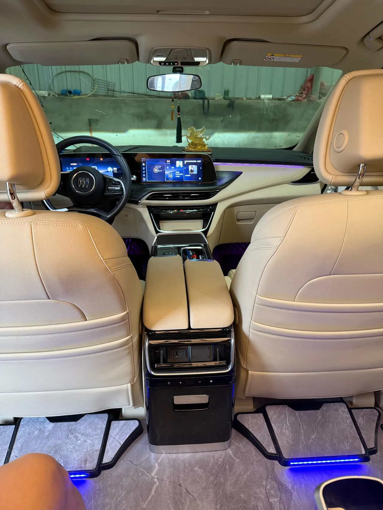 Buick 2025 GL8 Lu Shang 1.5T Premium Edition 7-seat Automatic Gear 3