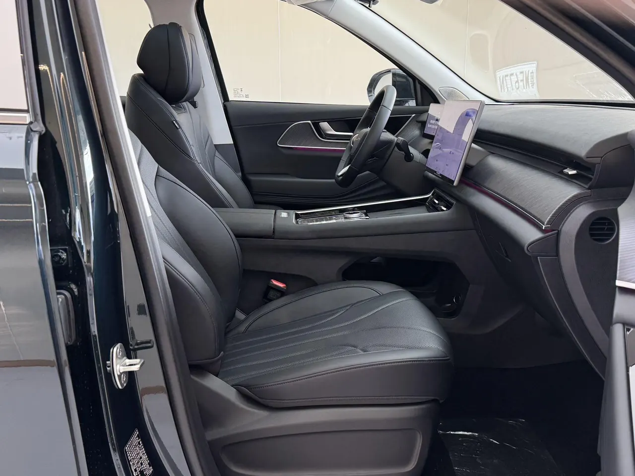 Chery 2025 Fengyun T9 C- DM 1.5T 120 Long Endurance Edition Honorable 5-seat Lithium Iron Phosphate Automatic Gear 12