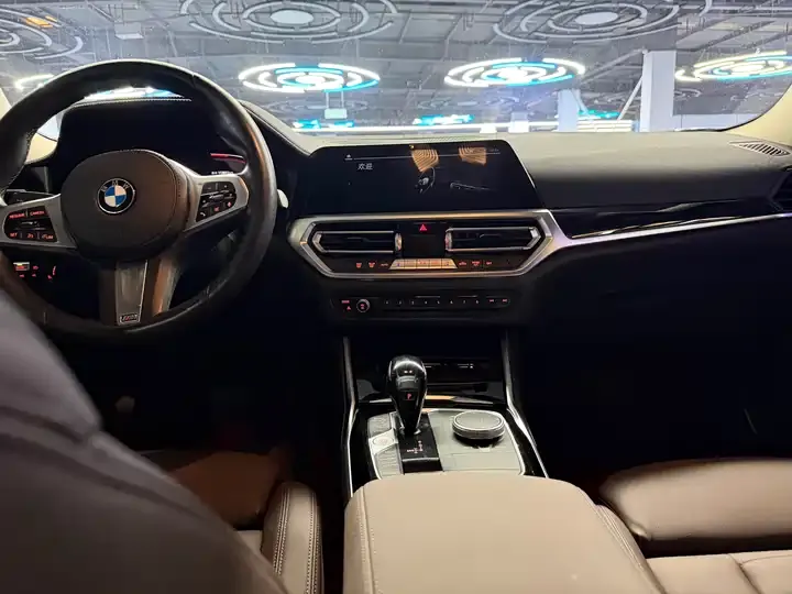 BMW 3 Series 2021 320Li M Sports Suit 12