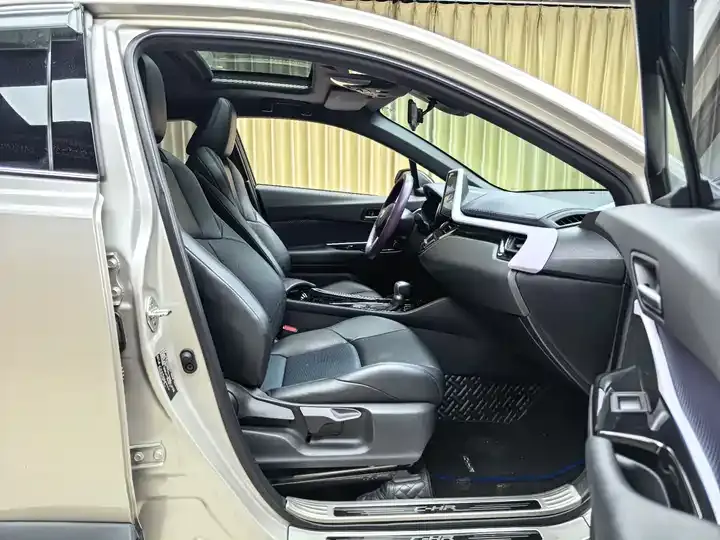Toyota C- HR 2020 2.0L Comfort Edition 6