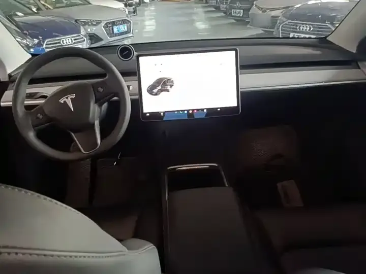 Model Y 2024 rear-wheel drive version 10