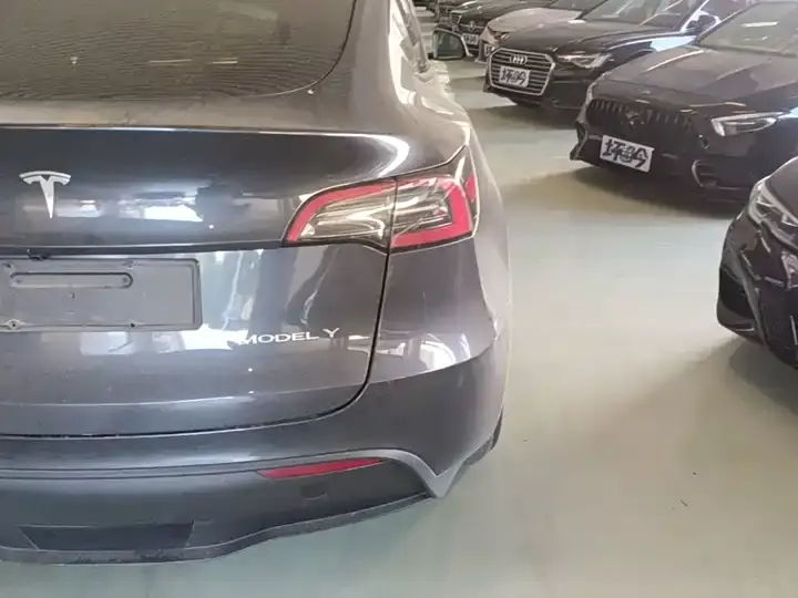 Model Y 2024 rear-wheel drive version 8