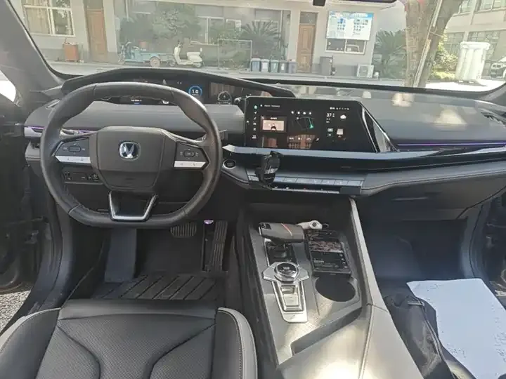 ChangAn UNI-V 2023 1.5T Premium 10
