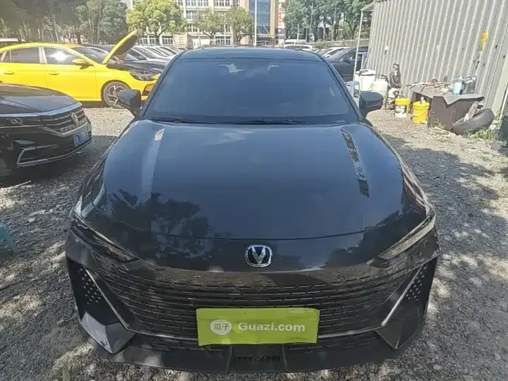 ChangAn UNI-V 2023 1.5T Premium 3