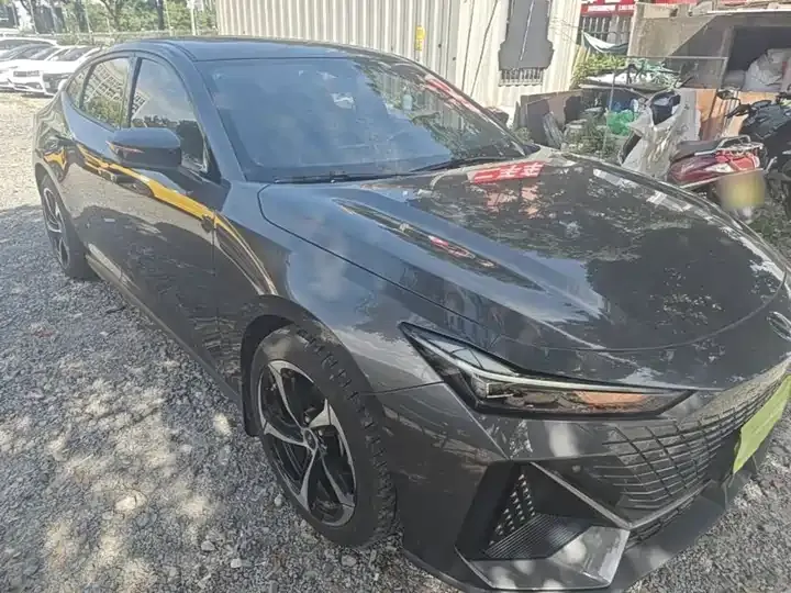 ChangAn UNI-V 2023 1.5T Premium 4