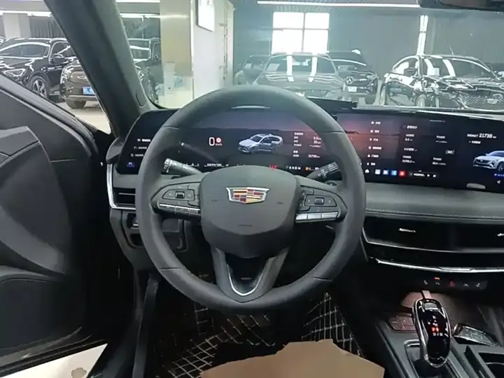 Cadillac CT5 2024 28T Luxury Pro 11