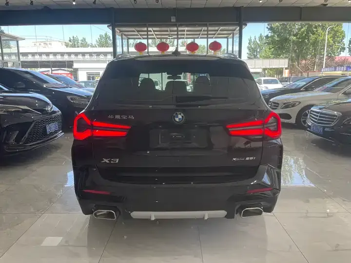 BMW X3 2023 xDrive25i M sports suit 8