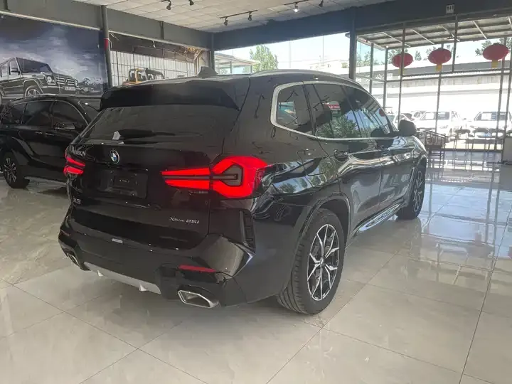 BMW X3 2023 xDrive25i M sports suit 9