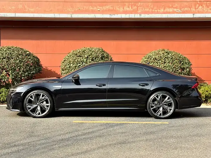 Audi A7L 2024 45 TFSI quattro S-line Black Samurai Edition 12
