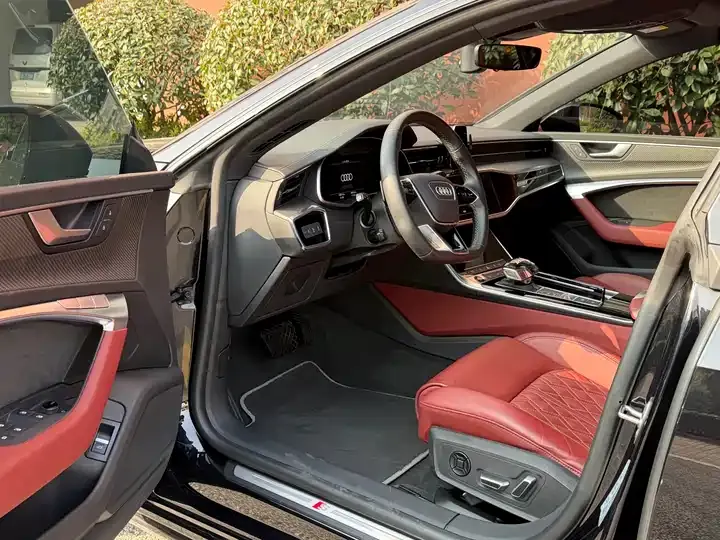 Audi A7L 2024 45 TFSI quattro S-line Black Samurai Edition 4