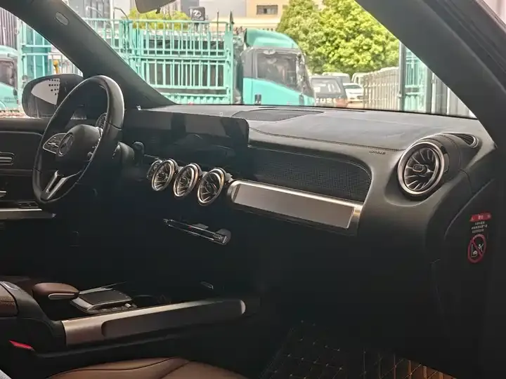 Mercedes Benz GLB 2023 GLB 220 Dynamic 11