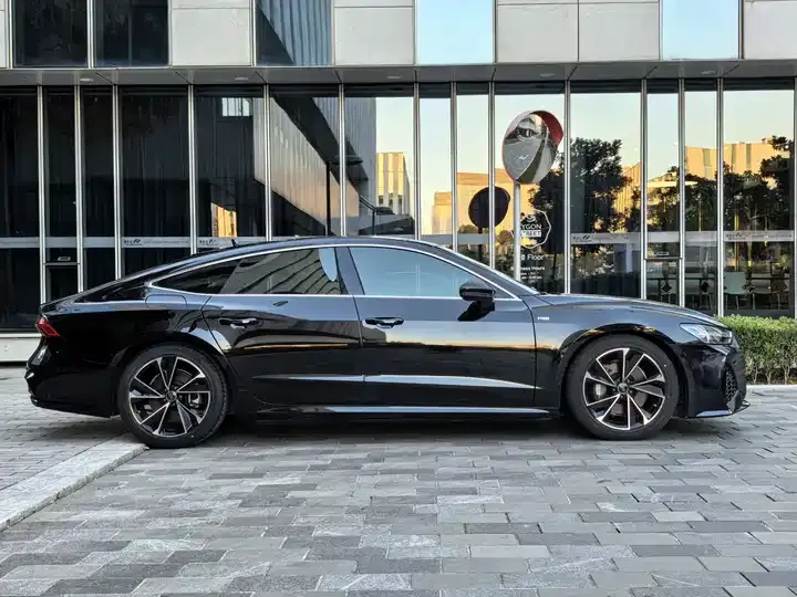 Audi A7 2021 40 TFSI Luxury Model 5