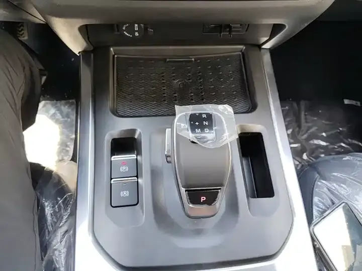 212 T01 2024 Model 2.0T Explorer 10